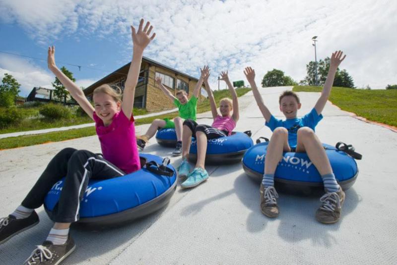 Mr Snow tubing